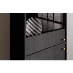 Tili Vitrin, Fekete, Fekete