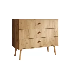 Beni komód, Amat tölgyfa, Amat tölgyfa