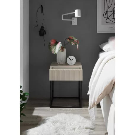 MARLE I. éjjeliszekrény kasmír színben 40 cm