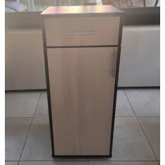 Előszobai kis szekrény