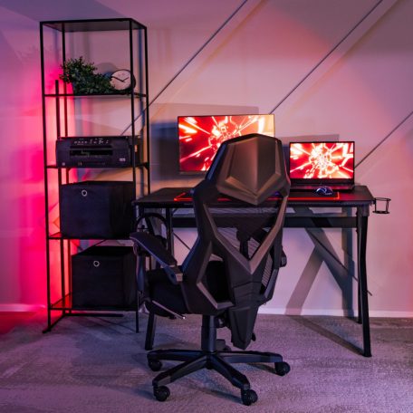 BING Gamer forgószék lábtartóval, fekete