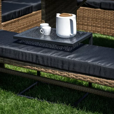 Kerti asztalka, fekete acél/edzett üveg, SELKO